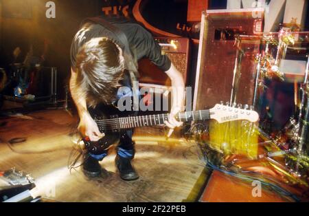 Matt Bellamy della band Muse, eseguendo in TJ's a Newport, Galles, 4 settembre 1999 Foto Stock