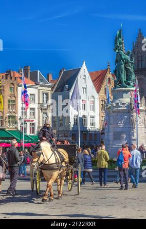 Carrozza a cavallo a Bruges, Belgio Foto Stock