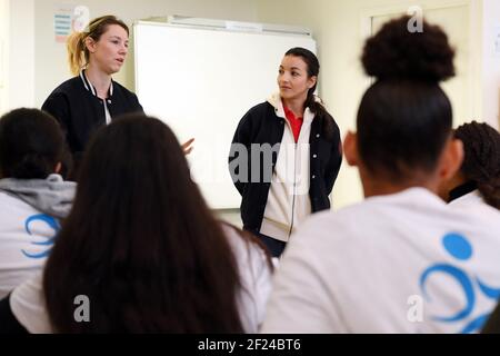 Presidente del Comitato Paralimpico Francese Marie-Amelie Lefur e Sarah Ourahmoye durante la settimana Olimpica e Paralimpica al Collegio Dora Maar, a Saint Denis, Francia, il 4 febbraio 2019 - Foto Philippe Millereau / KMSP / DPPI Foto Stock