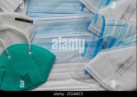 GERMANIA, Amburgo, corona pandemic, medico e FF P 2 maschere / Corona Pandemie, Verkauf von medizinischen und FFP2 Masken made in China Foto Stock