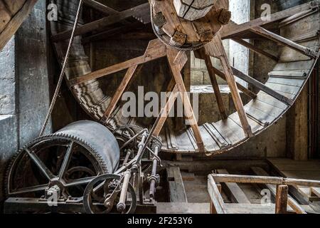 Enorme paranco a ingranaggi nella chiesa di San Giorgio della Torre Daniel Nordlingen Foto Stock