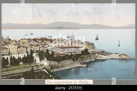 Vista della città di Corfù; Vue panoramique de corfou.part o album di viaggio con foto di attrazioni turistiche in Grecia e Egitto. Foto Stock