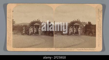 Onorificenze per l'eroico difensore di Mafeking - Lord Roberts escorting Major-Gen. Baden-Powell alla sua sede, S.A.. Foto Stock