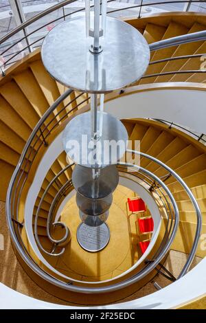 Scala nel De La Warr Pavilion Stroud Foto Stock