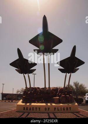 Ingresso al Pima Air and Space Museum di Tucson, Arizona. La struttura dispone di centinaia di aeromobili esposti all'aperto e al chiuso. Foto Stock