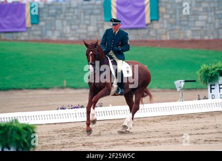 I Giochi olimpici di Atlanta del 1996, Klaus Balkenhol (GER) Goldstern equitazione Foto Stock