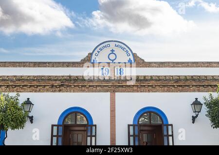 Huelva, Spagna - 27 febbraio 2021: Il 1918 Corrales Mining Casino, centro culturale e ricreativo costruito da Tharsis Co., costruito per servire come intrattenimento Foto Stock