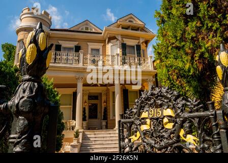 Si affaccia sulla parte anteriore dell'hotel Cornstalk in Royal Street, nel quartiere francese di New Orleans, Louisiana Foto Stock