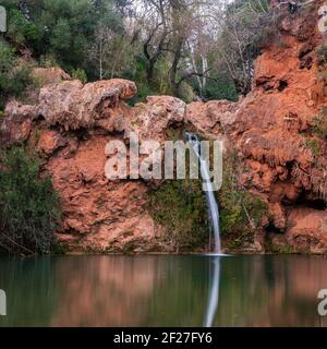 Cascata di Pego do Inferno a Tavira Algarve, Portogallo Foto Stock