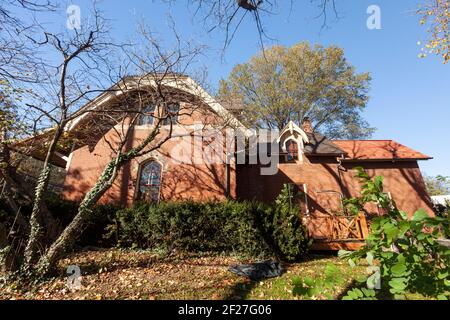 Vista autunnale della storica stazione ferroviaria di Rockville. Costruito nel 1873 questo edificio in mattoni con finestre dormitori segmentali è tra i pochi pit sopravvissuti Foto Stock