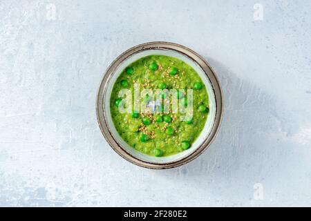 Zuppa vegana, sparata dall'alto Foto Stock