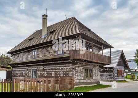 Architettura popolare a Cicmany, Slovacchia Foto Stock