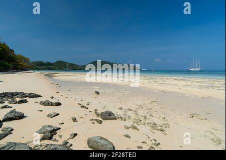 Una spiaggia di sabbia in Ko Rok NOK isola. Foto Stock