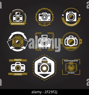 Set di loghi vettoriali o icone per fotografi. Fotocamera e foto, tecnologia fotografica, emblema di foto studio, illustrazione vettoriale Illustrazione Vettoriale