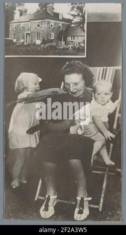 Foto della famiglia reale e casa temporanea. Foto della principessa Juliana con le figlie Beatrix e Irene a Rockcliffe, Ottawa. Una foto della casa nell'angolo in alto a sinistra. Foto Stock