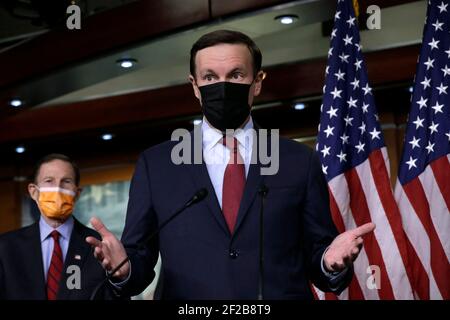 Il senatore americano Chris Murphy (D-CT) parla durante una conferenza stampa sul passaggio della legislazione sulla prevenzione della violenza sulle armi a fuoco su Capitol Hill a Washington il 11 marzo 2021. Foto di Yuri Grippas/ABACAPRESS.COM Foto Stock