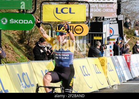 Chiroubles (Francia), 10 marzo 2021. Primoz Roglic vincitore a Chiroubles (Francia) della quarta tappa di Parigi-Nizza. Foto Stock