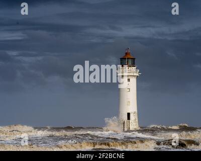 Faro di New Brighton in una tempesta Foto Stock