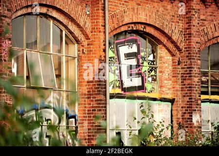 Oldenburg, Germania. 17 Ott 2011. Ex capannone e officina delle ferrovie tedesche a Oldenburg (Germania), 17 ottobre 2011. Credit: dpa/Alamy Live News Foto Stock