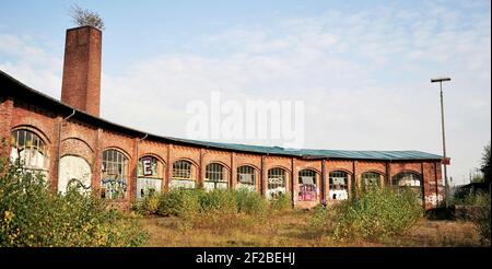 Oldenburg, Germania. 17 Ott 2011. Ex capannone e officina delle ferrovie tedesche a Oldenburg (Germania), 17 ottobre 2011. Credit: dpa/Alamy Live News Foto Stock