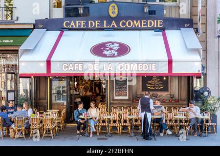 Cafe de la Comedie vicino a Place Colette, 1st Arrondissement, Parigi, Francia Foto Stock