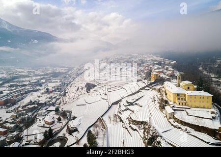 Valtellina (IT), Sondrio, Sant'Anna, Convento di San Lorenzo, veduta aerea Foto Stock