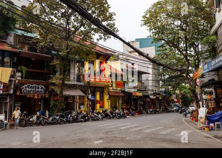 Case del centro della città di Hanoi in Vietnam Foto Stock