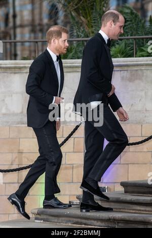 Londra, Regno Unito. 4 aprile 2019. Il principe Harry, il principe William partecipa alla prima mondiale della serie televisiva Netflix "il nostro pianeta" che si tiene al Museo di Storia Naturale. Credit: Scott Garfitt /Alamy Live NewsLauren Harris partecipa alla festa di lancio dell'app Dating 'The List', 100 Wardour Street, Londra, Regno Unito. 3 marzo 2019 Foto Stock