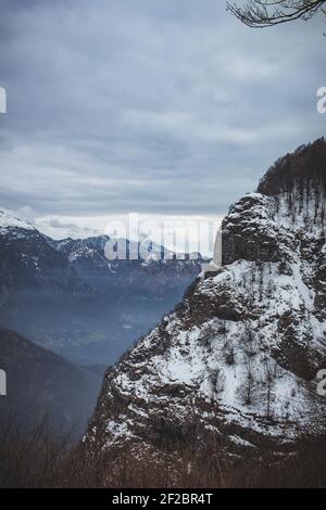 Vista dalla cima dei piani dei Resinelli a Lecco, vicino a Como Lombardia, Italia. Foto Stock