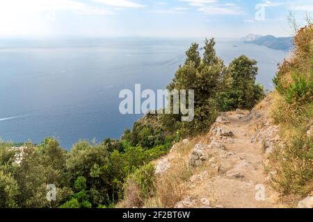Sentiero di Dio (Sentiero degli dei) tra Positano e Amalfi sulla Costiera amalfitana in Campania, Italia, Europa Foto Stock