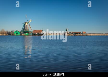 Lo storico mulino a vento De Kat a Zaanse Schans, Zaandijk, Paesi Bassi. Foto Stock