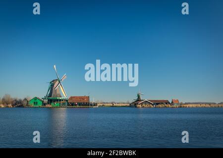 Lo storico mulino a vento De Kat a Zaanse Schans, Zaandijk, Paesi Bassi. Foto Stock