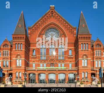 Il caratteristico Cincinnati Music Hall si trova nella sezione sopra il Reno di Cincy. Il centro per le arti dello spettacolo si affaccia sul Washington Park su Elm Street. Foto Stock