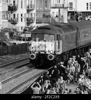 '57315' (in testa) e '57804' (in dietro) a Dawlish con un railtour per Torbay. Foto Stock