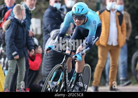 VLASOV Aleksandr di Astana - Premier Tech durante la Parigi-Nizza 2021, gara ciclistica fase 3, prova a tempo, Gien - Gien (14,4 km) a Gien, Francia - Foto Laurent Lairys / MAXPPP Foto Stock