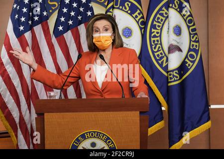 Washington, quartiere della Columbia, Stati Uniti. 11 Marzo 2021. Il portavoce della casa NANCY PELOSI (D-CA) parla durante una conferenza stampa sul salario minimo, oggi su March11, 2021 a HVC/Capitol Hill a Washington DC, USA. Credit: Lenin Nolly/ZUMA Wire/Alamy Live News Foto Stock