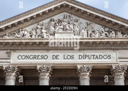 Congresso spagnolo del Palazzo dei deputati. Tympanon. Madrid, Spagna Foto Stock