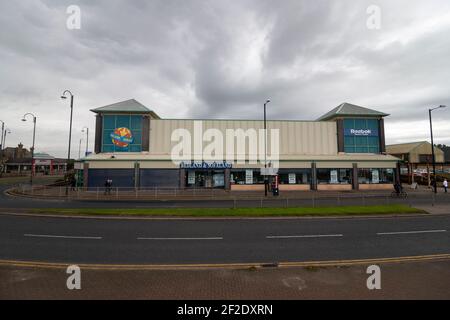 Vecchio edificio Superbowl sul lungomare di Morecambe Promanade. Foto Stock