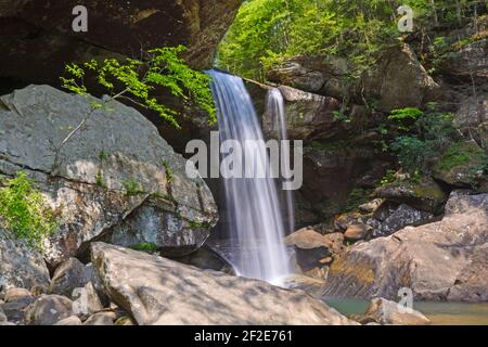 Cascate di Eagle Creek in un canyon verdeggiante a Cumberland Falls State Park nel Kentucky Foto Stock