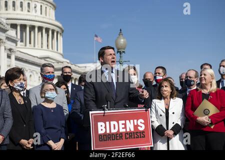 Il rappresentante degli Stati Uniti Jodey Arrington (Repubblicano del Texas) è Unito da altri membri della Camera Repubblicana mentre offre osservazioni durante una conferenza stampa sulla situazione al confine meridionale degli Stati Uniti, al Campidoglio degli Stati Uniti a Washington, DC, USA? Giovedì 11 marzo 2021. Foto di Rod Lamkey/CNP/ABACAPRESS.COM Foto Stock