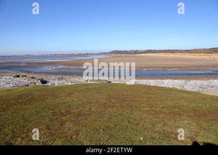 La zona del fiume dove il fiume Ogmore entra nelle acque salate del canale di Bristol in una zona molto pittoresca. Foto Stock