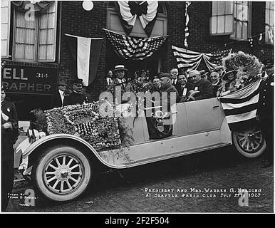 Il presidente Warren Harding e la moglie Florence, Seattle, 27 luglio 1923 (MOHAI 3319). Foto Stock