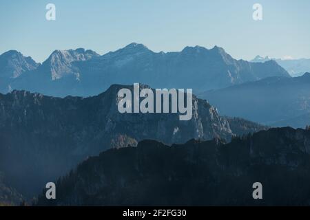 Vista da Hochfelln, escursione autunnale, Alpi, Baviera Foto Stock