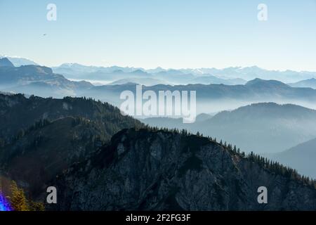 Vista da Hochfelln, escursione autunnale, Alpi, Baviera Foto Stock