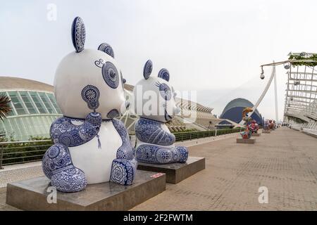 Valencia, Spagna - 3 marzo 2021: Opere di Hung Yi in mostra aperta nella Città delle Arti e delle Scienze di Valencia Foto Stock