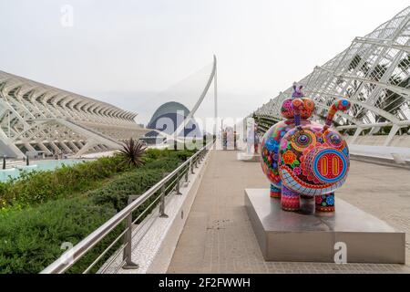 Valencia, Spagna - 3 marzo 2021: Opere di Hung Yi in mostra aperta nella Città delle Arti e delle Scienze di Valencia Foto Stock