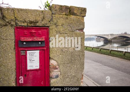 Chiusura e rimozione della postbox. L'ultima collezione! Foto Stock