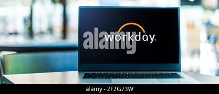 POZNAN, POL - 6 FEB 2021: Computer portatile con logo di Workday, un americano on-demand (basato su cloud) gestione finanziaria e mana capitale umano Foto Stock