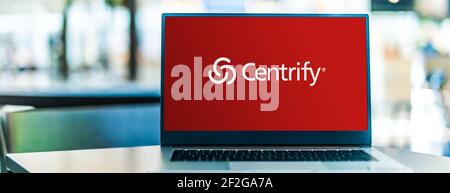 POZNAN, POL - 6 FEBBRAIO 2021: Computer portatile con logo Centrify Foto Stock