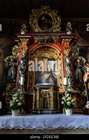 Europa, Polonia, Provincia della Polonia minore, Sito Patrimonio dell'Umanità dell'UNESCO, percorso dell'architettura in legno, Chiesa di San Michele Arcangelo, Binarowa Foto Stock